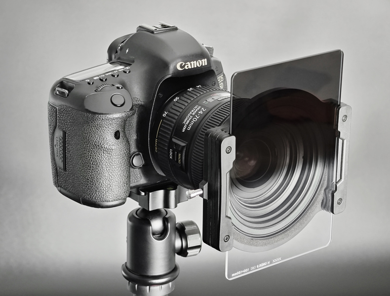 Soft Focus Lens: Impact on Photography Clarity